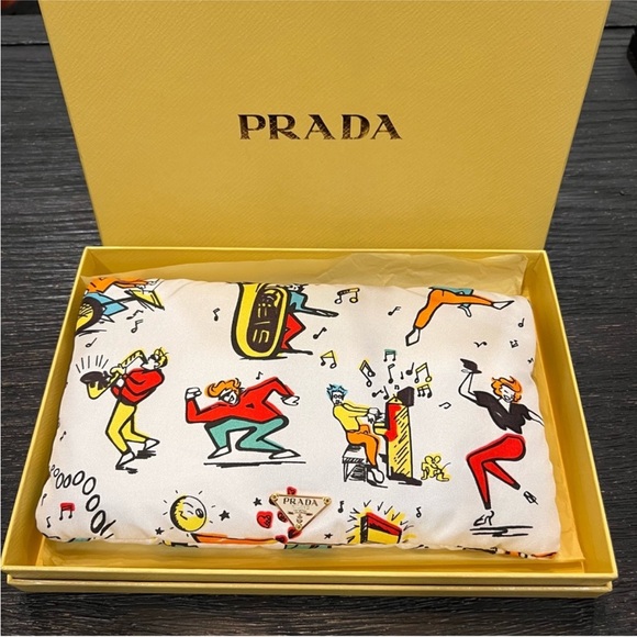 PRADA VINTAGE CLUTCH - Picture 1 of 12